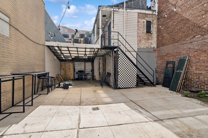 More Photos Of 735 St Joseph St, New Orleans General Retail For Lease