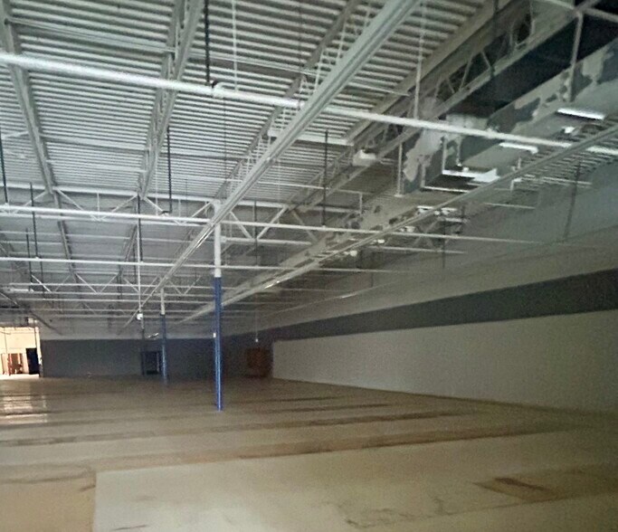 More Photos Of 7826-7844 W In-66, Newburgh Unknown For Lease