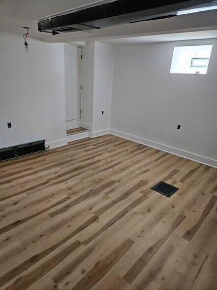 More Photos Of 6639 Crowson St, Philadelphia Office For Lease