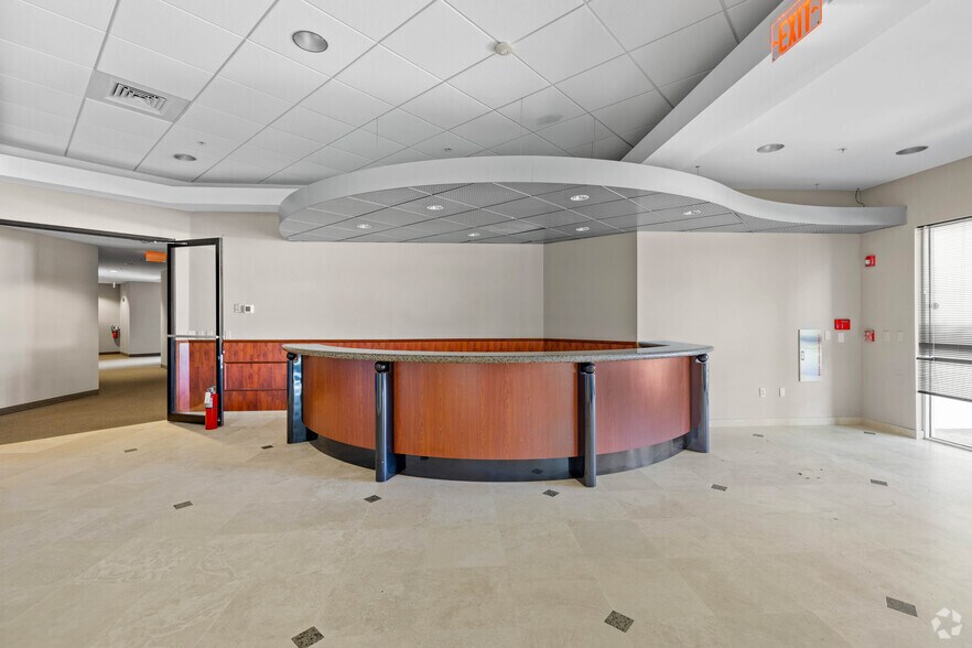 More Photos Of 3998 FAU Blvd, Boca Raton Unknown For Lease