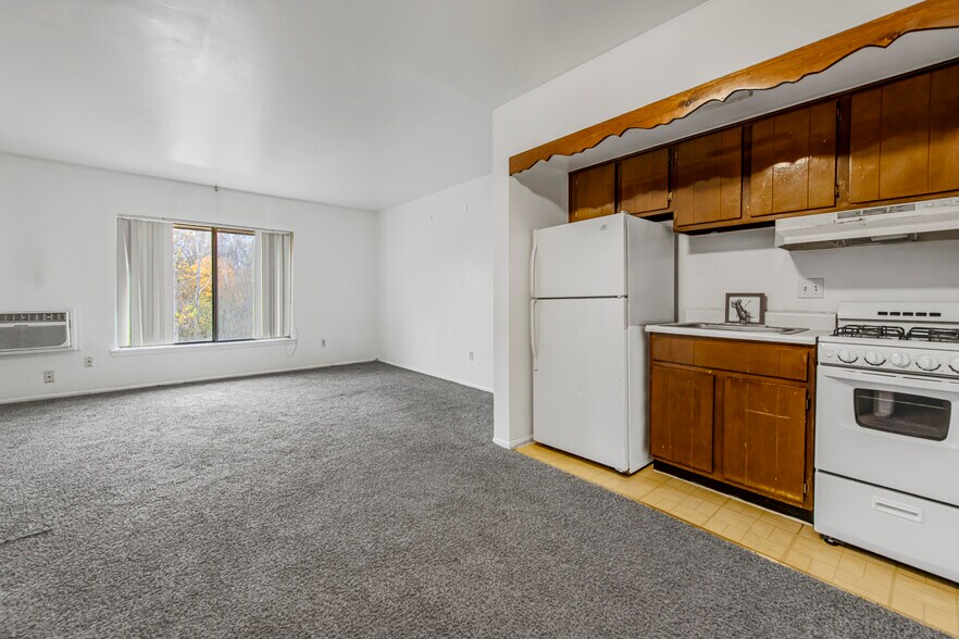 More Photos Of 23740 Fenkell St, Detroit Apartments For Sale