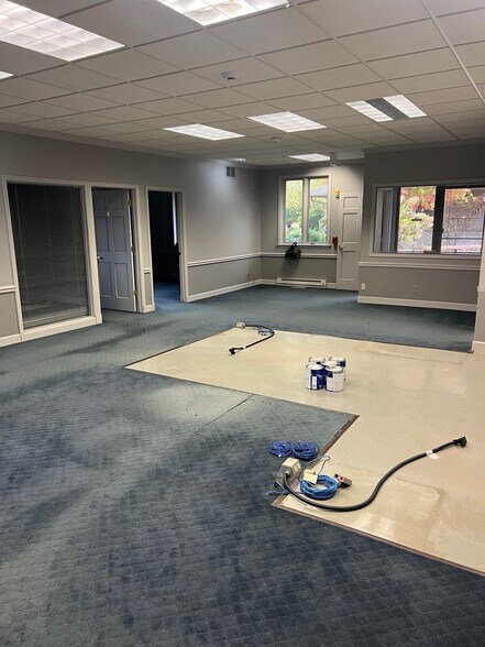 More Photos Of 5525 Green Bay Rd, Kenosha Office For Lease
