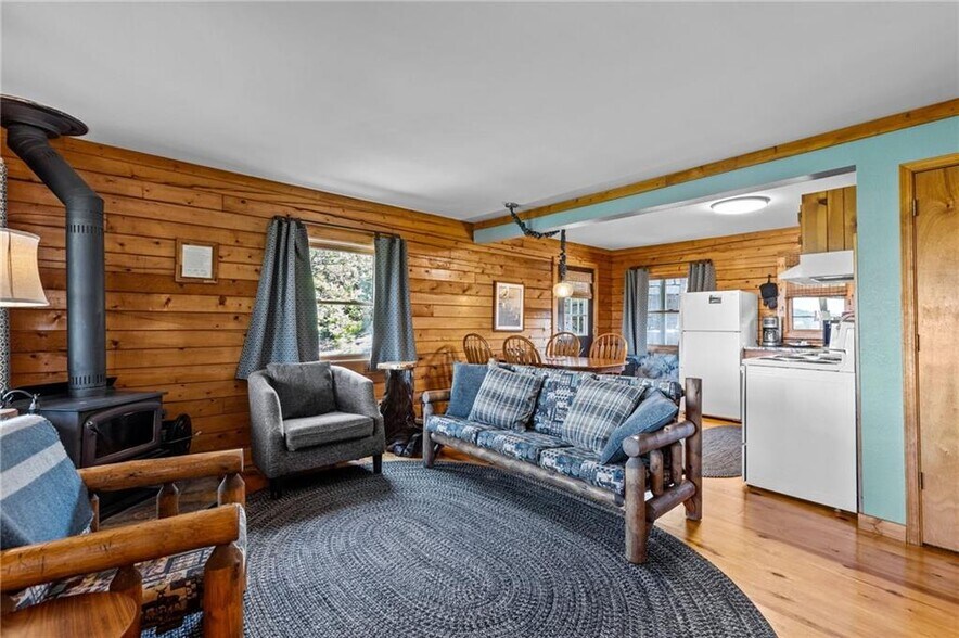 More Photos Of 755 County Road 210, Eureka Springs Hotel For Sale