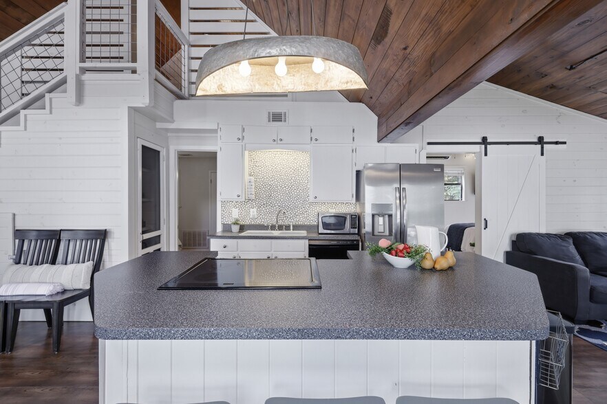 More Photos Of 108 E Barker Creek Dr, Scroggins Specialty For Sale