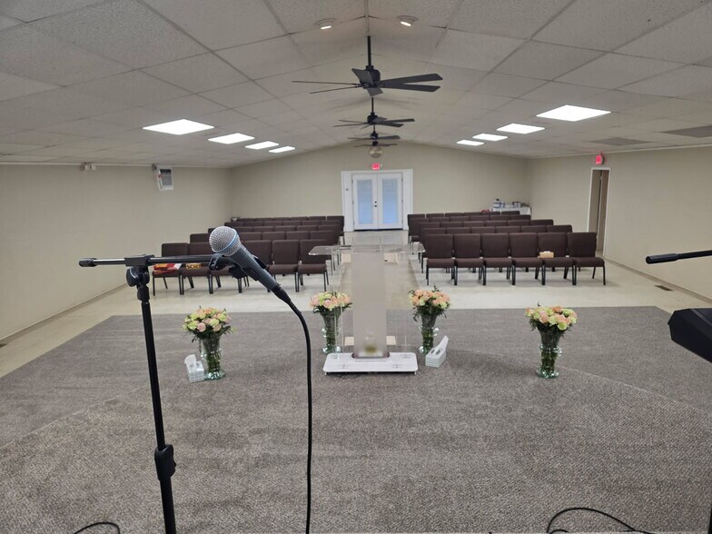 More Photos Of 2024 N Maplewood Ave, Tulsa Religious Facility For Sale