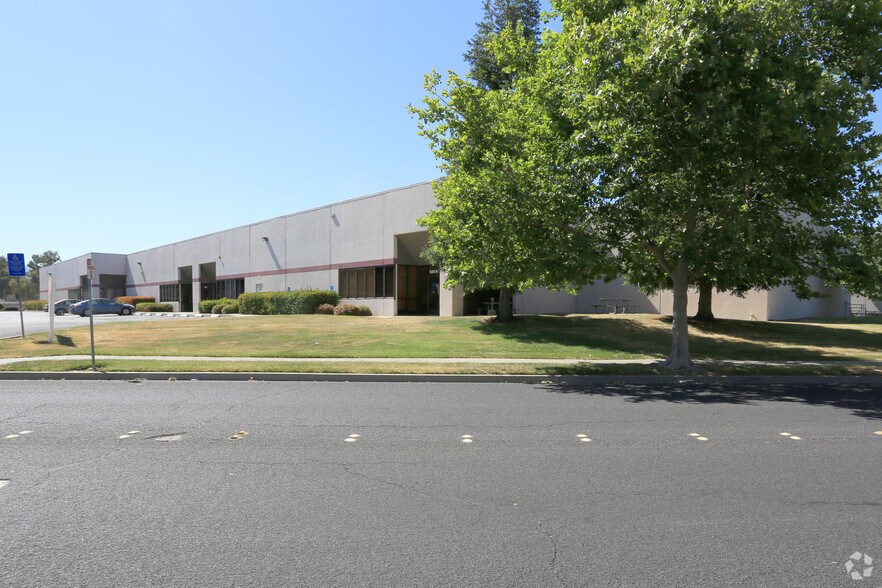 More Photos Of 830 Eubanks Dr, Vacaville Manufacturing For Lease