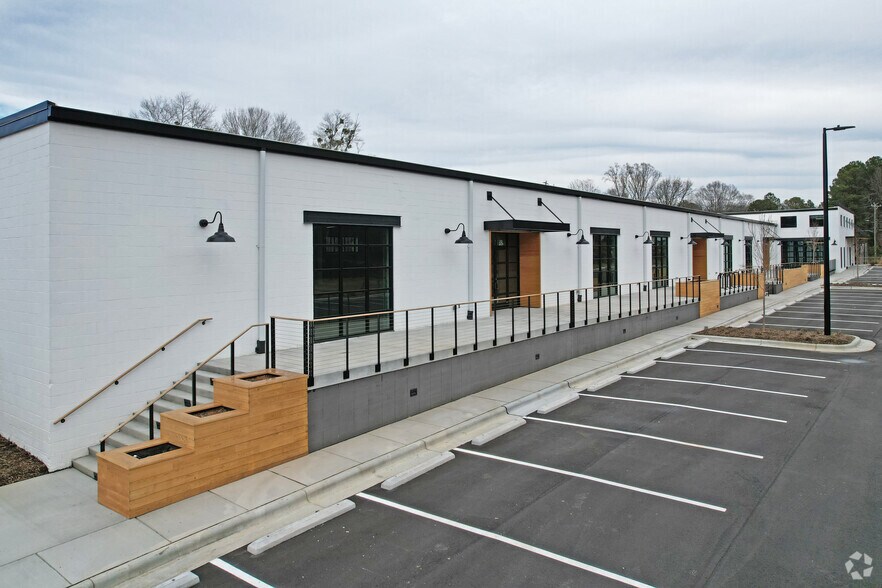 More Photos Of 949 Washington St, Durham Storefront Retail Office For Lease