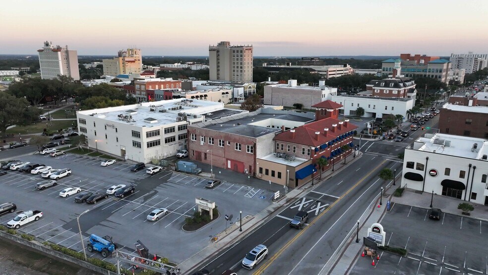 More Photos Of 104 E Main St, Lakeland Storefront Retail Office For Sale