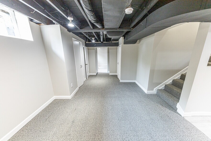More Photos Of 3656 N Washington Blvd, Indianapolis Office Residential For Sale