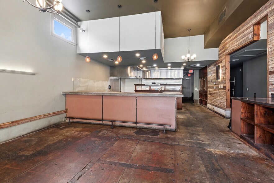 More Photos Of 1800-1814 Oretha Castle Haley Blvd, New Orleans Storefront Retail Residential For Lease