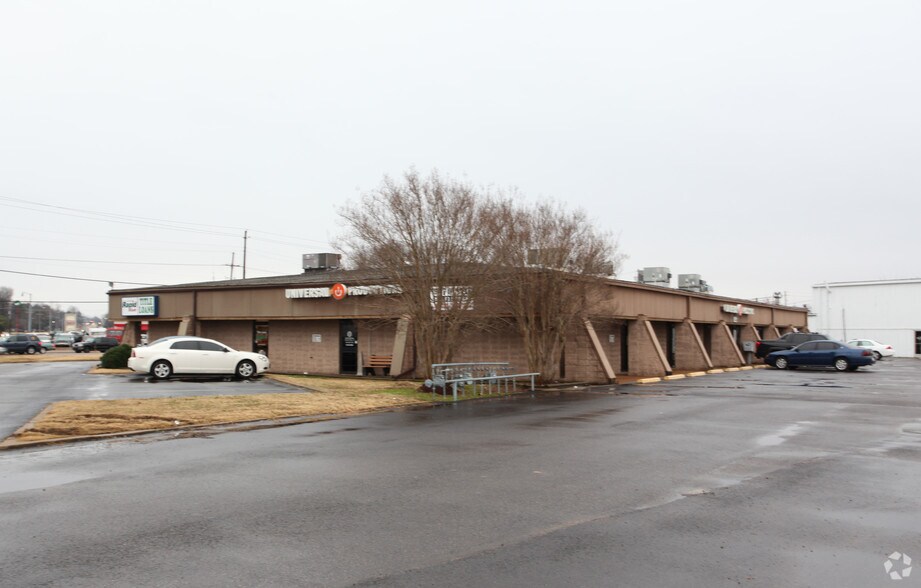 More Photos Of 8981-8999 Highway 51 N, Southaven Storefront Retail Office For Sale