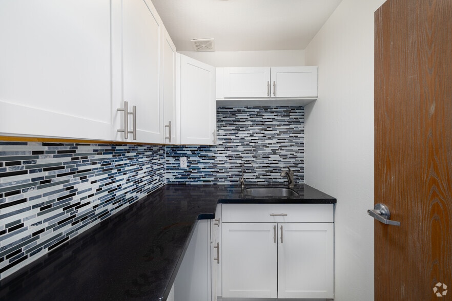 More Photos Of 3955 E Speedway Blvd, Tucson Unknown For Lease