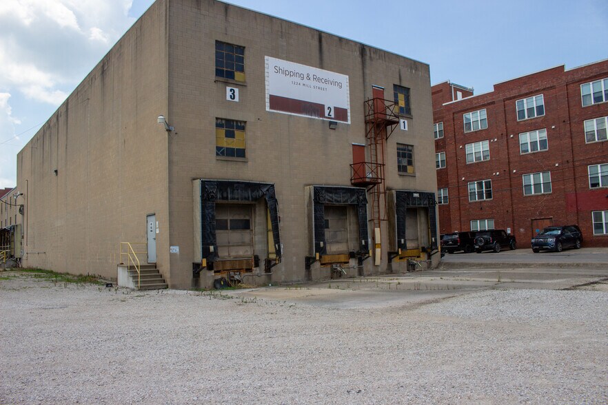 More Photos Of 1224 Mill St, Jasper Manufacturing For Lease