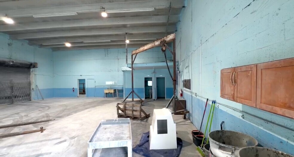 More Photos Of 13990 NW 6th Ct, Miami Warehouse For Lease