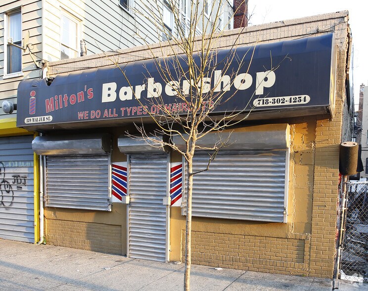 More Photos Of 139 Maujers St, Brooklyn Storefront For Sale