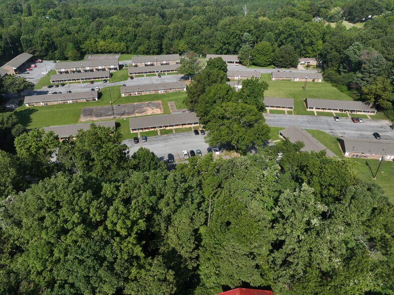 More Photos Of 100 S Kirkland Ave, Elkin Apartments For Sale