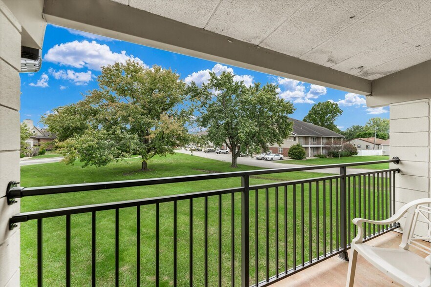 More Photos Of 1907 N Cunningham Ave, Urbana Hotel For Sale