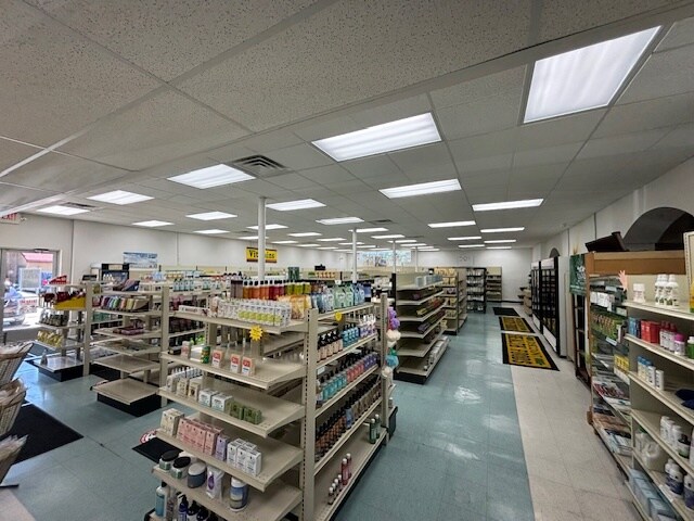 More Photos Of 1006 W Ohio St, Bay City Storefront Retail Office For Sale