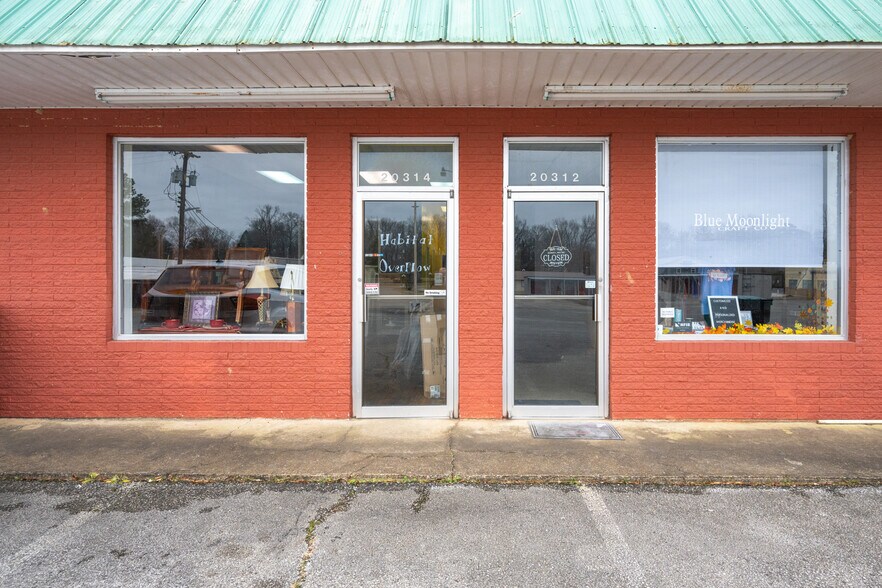 More Photos Of 20310 Main St E, Huntingdon Storefront For Sale