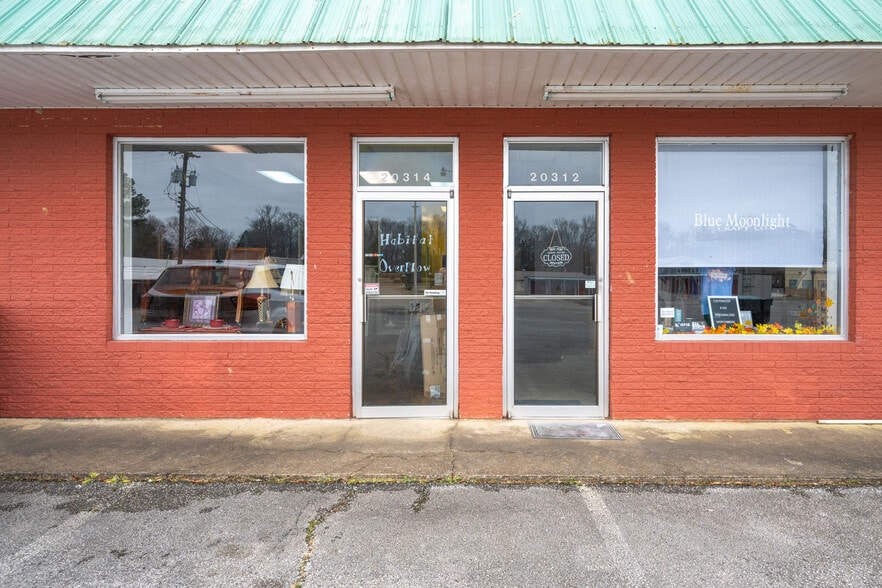 More Photos Of 20310 Main St E, Huntingdon Storefront For Sale
