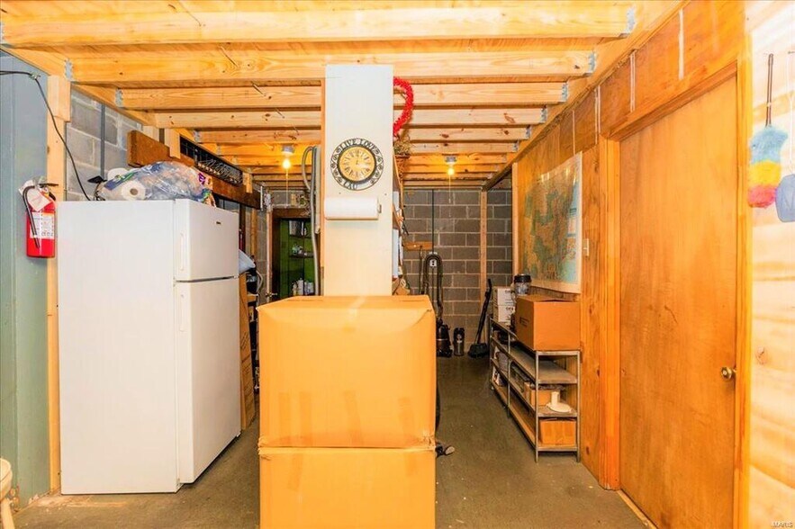 More Photos Of 9979 Watson Rd, Saint Louis Storefront Retail Office For Sale