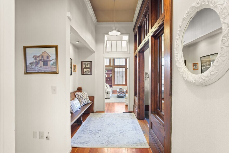 More Photos Of 355 W Las Palmas Ave, Patterson Office Residential For Sale