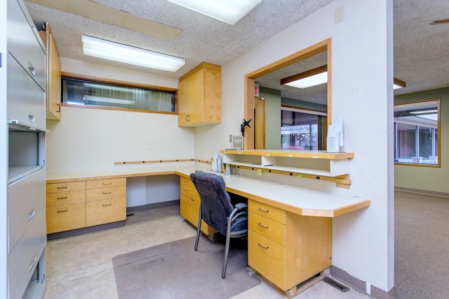 More Photos Of 1200 N 14th Ave, Pasco Medical For Sale