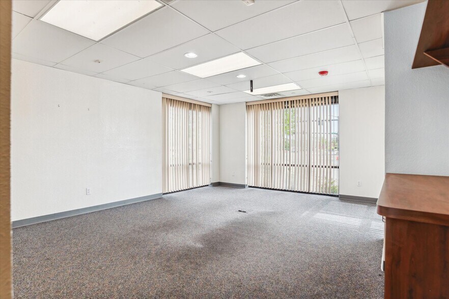 More Photos Of 5105 S Santa Fe Dr, Littleton Medical For Sale