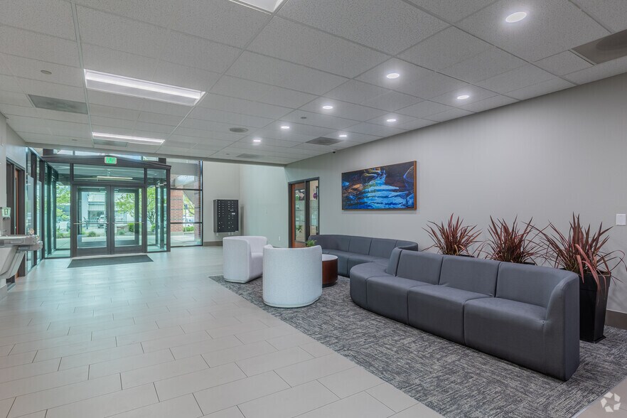 More Photos Of 1220 20th St SE, Salem Office For Lease