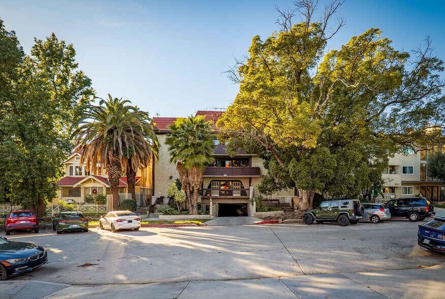 More Photos Of 1825 N Gramercy Pl, Los Angeles Apartments For Sale