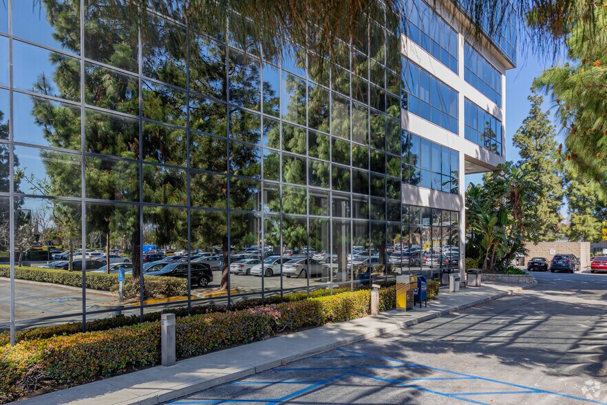 More Photos Of 12966 Euclid St, Garden Grove Office For Lease