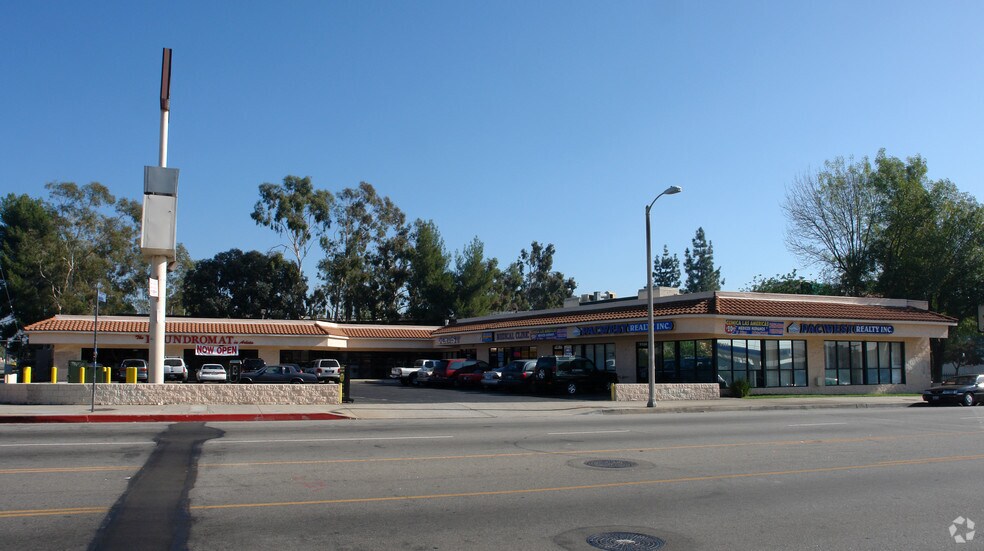 More Photos Of 9124-9134 Woodman Ave, Arleta Storefront Retail Office For Sale