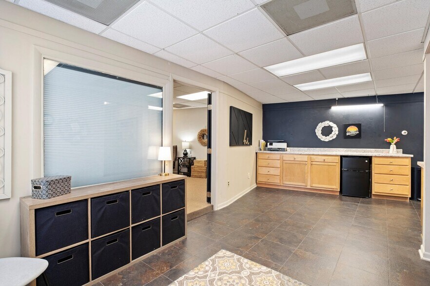 More Photos Of 22 Crescent St, Grand Rapids Apartments For Sale