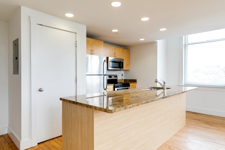 More Photos Of 141 E Wythe St, Petersburg Apartments For Sale