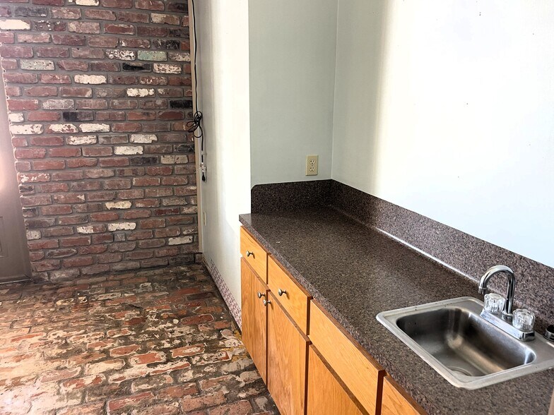 More Photos Of 8894 Airline Hwy, Baton Rouge Medical For Lease