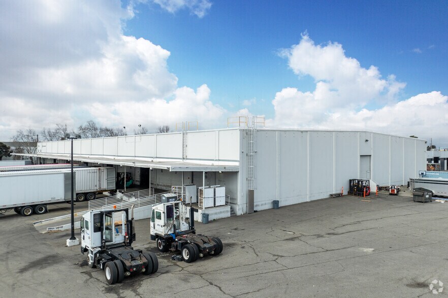 More Photos Of 1500 Doolittle Dr, San Leandro Manufacturing For Lease