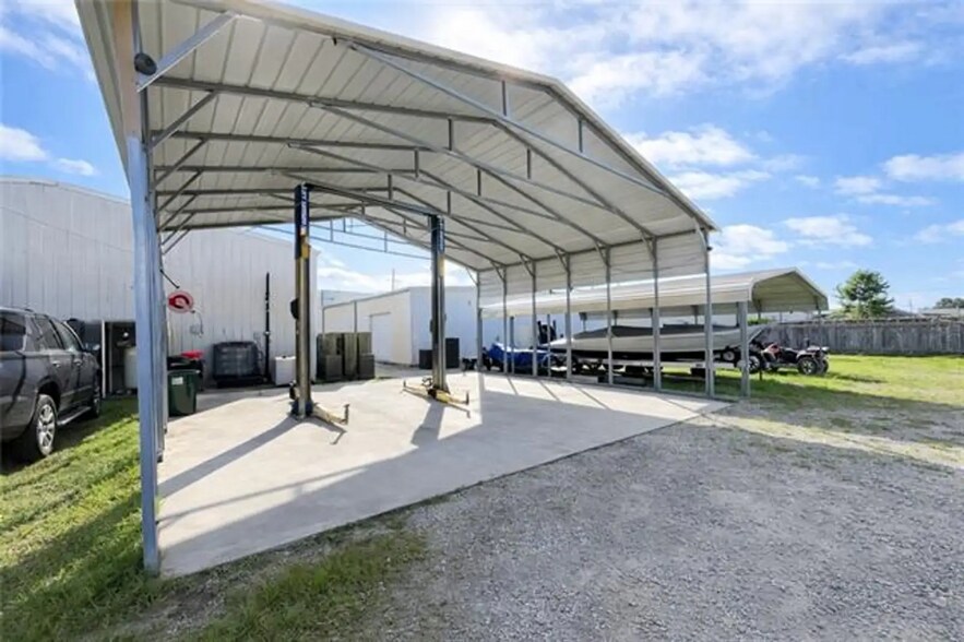 More Photos Of 7650 LA- 23, Belle Chasse General Retail For Sale