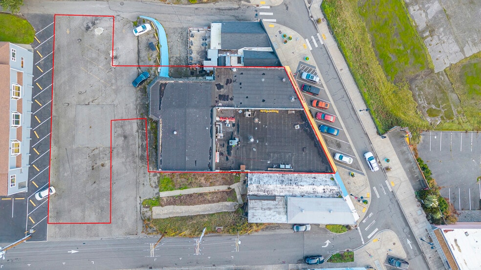 More Photos Of 930 SE Pioneer Way, Oak Harbor General Retail For Sale