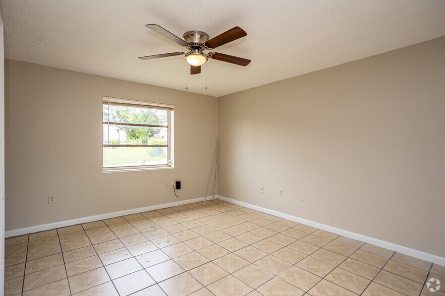 More Photos Of 2215 Buffalo Trl, Morristown Apartments For Sale