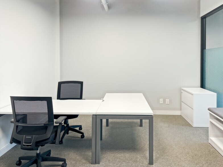 More Photos Of 460 Doyle Ave, Kelowna Coworking Space