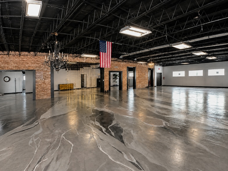 More Photos Of 44 W Lincoln Hwy, Chicago Heights Office For Lease