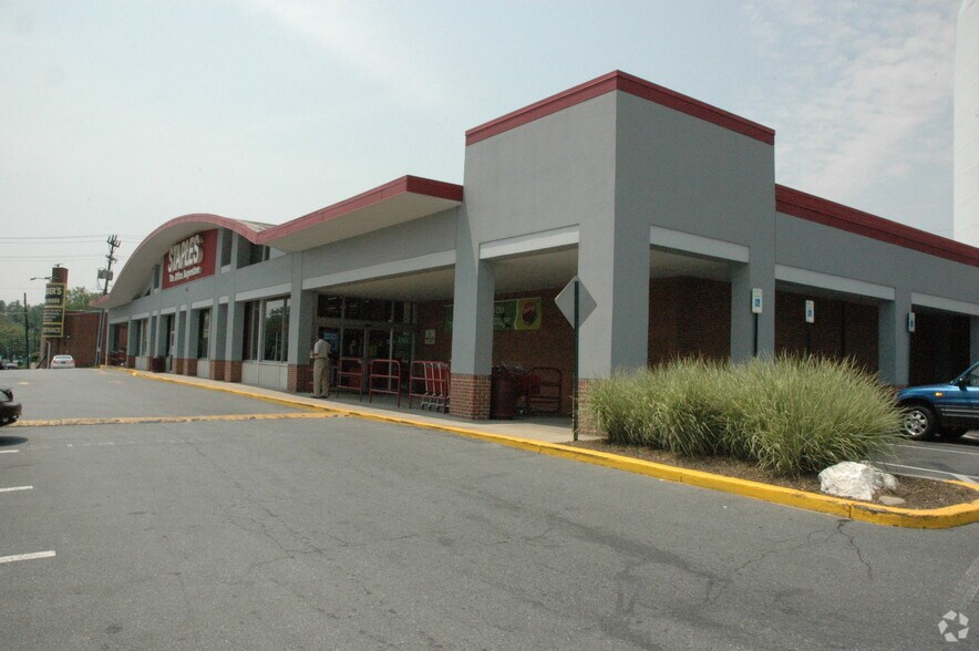 More Photos Of 9440-9520 Georgia Ave, Silver Spring General Retail For Lease