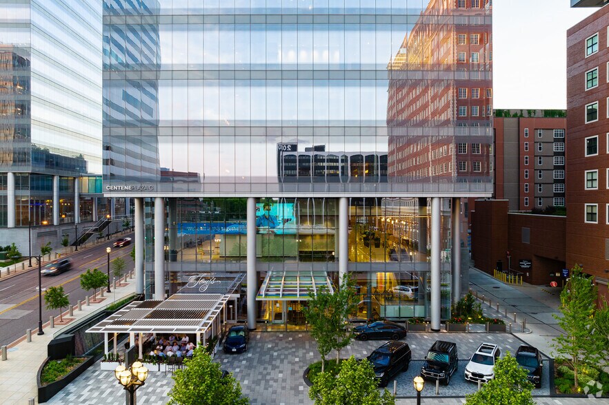 More Photos Of 7676-7638 Forsyth Blvd, Clayton Office For Lease