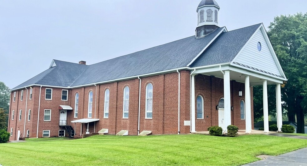 More Photos Of 4700 Old Walkertown Rd, Winston-Salem Religious Facility For Sale