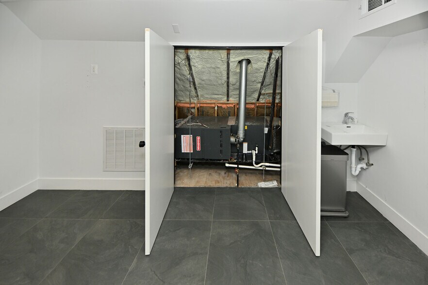 More Photos Of 1 S Liberty Dr, Stony Point Storefront For Sale