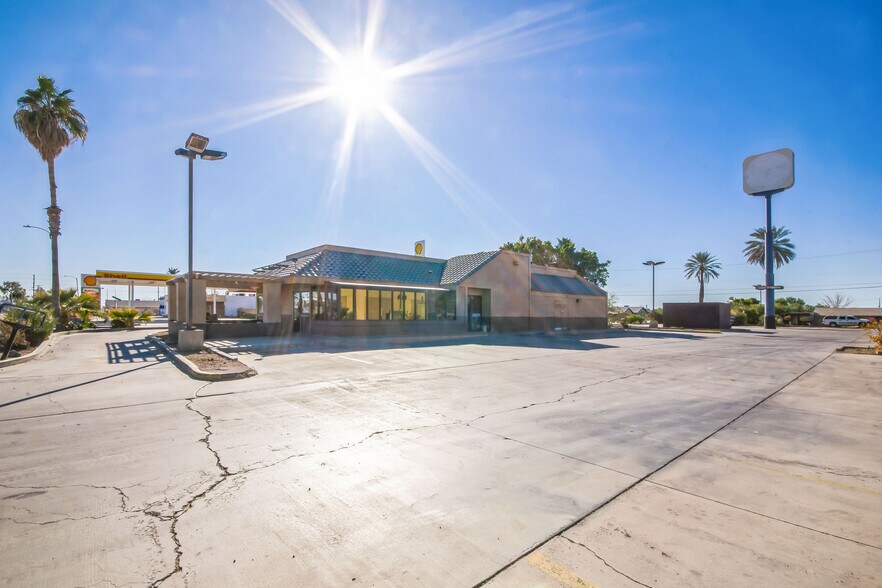 More Photos Of 379 S Lovekin Blvd, Blythe Fast Food For Lease