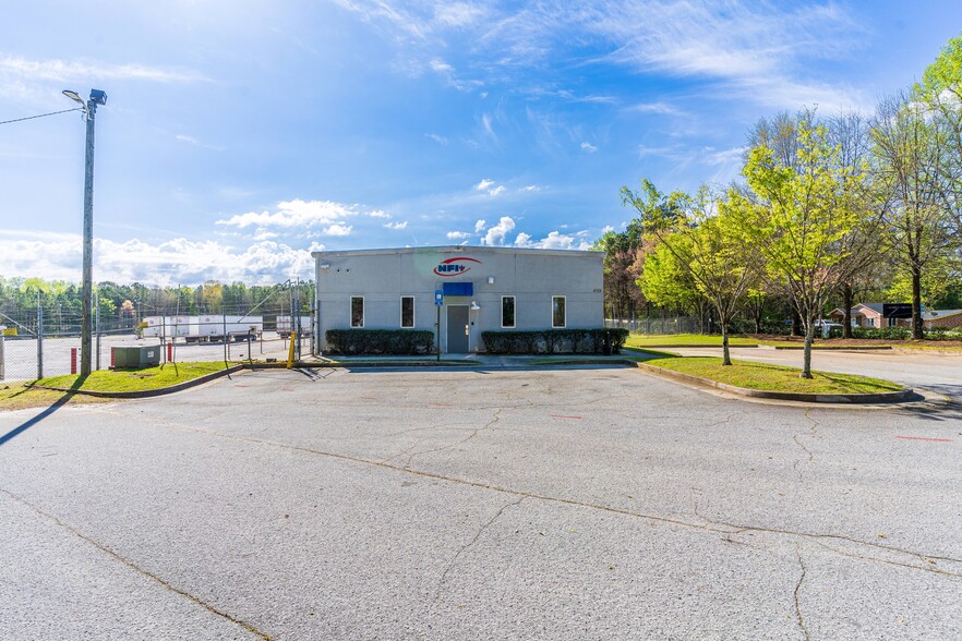 Primary Photo Of 4124 Tanners Church Rd, Ellenwood Truck Terminal For Lease