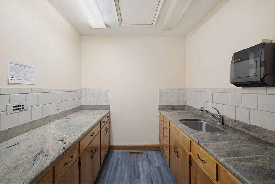 More Photos Of 114 S Park Ter, Eden Medical For Sale
