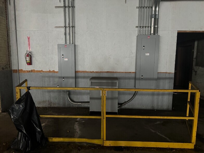 More Photos Of 1002 Douglas Ave, Opp Manufacturing For Lease