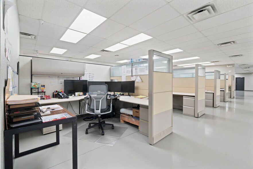 More Photos Of 3664 Walnut Bend Ln, Houston Office For Lease